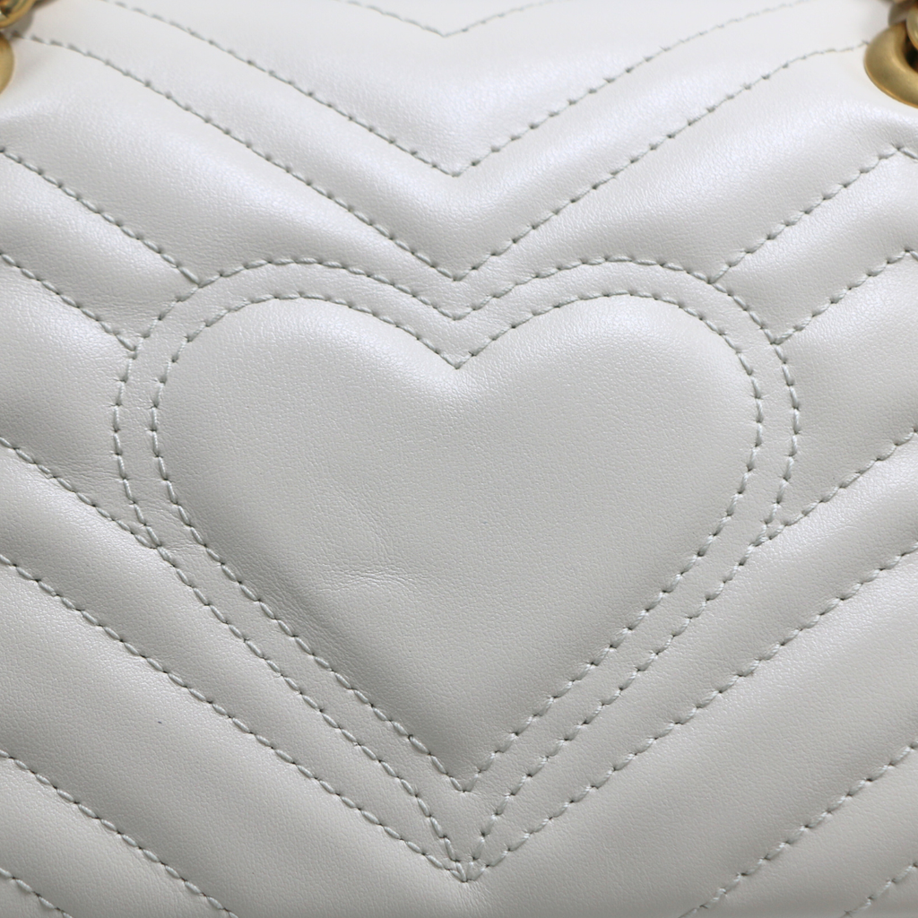 GUCCI ホワイト ボディバッグ Gucci GG Marmont Chain Shoulder Bag White 446744 - Luxury Handbag